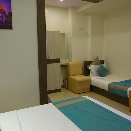Aishwarya Le Royal Hotel Mysore Bagian luar foto