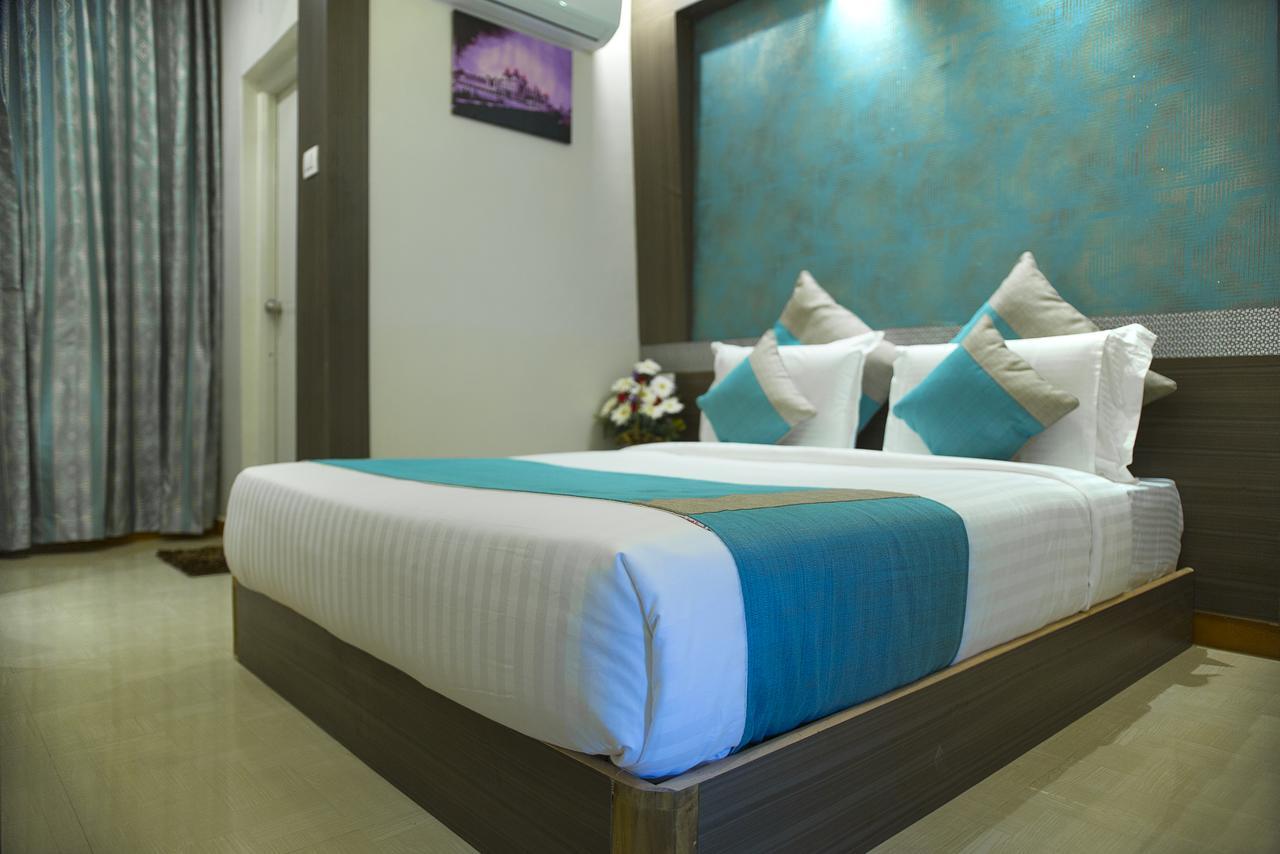 Aishwarya Le Royal Hotel Mysore Bagian luar foto