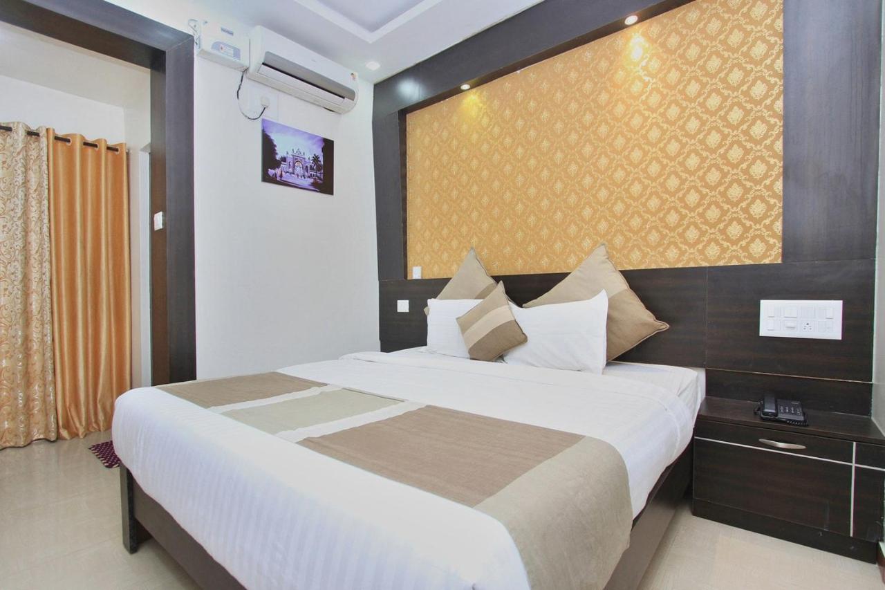 Aishwarya Le Royal Hotel Mysore Bagian luar foto